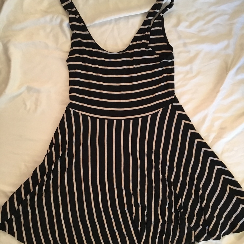 Black and cream stripped dress